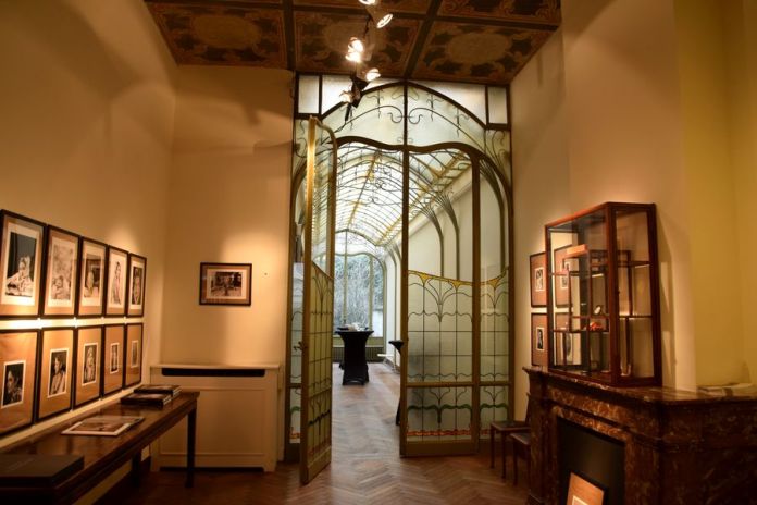 entrée hôtel Frison Bruxelles