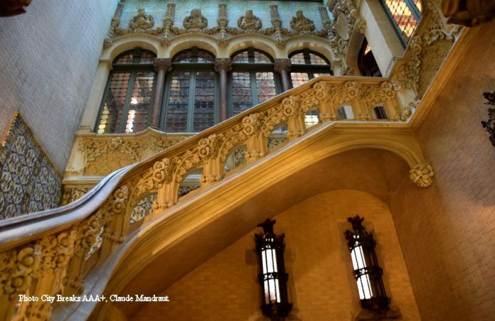 Entrée du palais Baro de Quadras