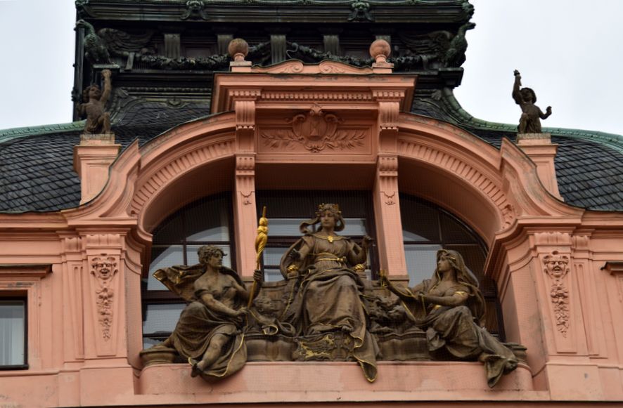 Prague, sculptures, femmes, ArtNouveau