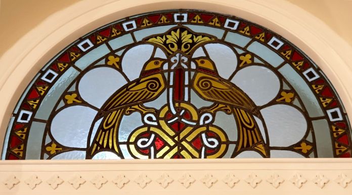 oiseaux Sécession Parisi Udvar Budapest Hungary