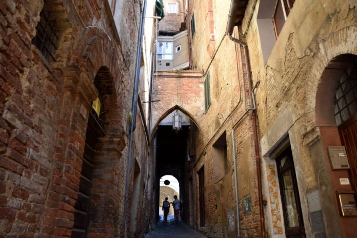 enchevêtrement d'immeubles sienne