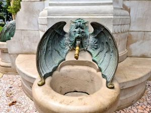 chauve-souris fontaine Bilbao