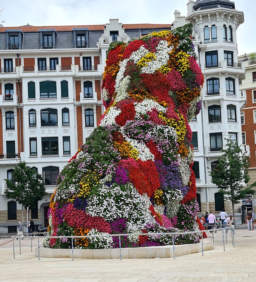 Puppy de Jeff Koons sur le parvis du Gugenheim.